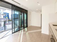 10205 / 7 Wharf Street, Hamilton