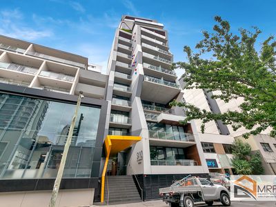 204 / 33 Claremont Street, South Yarra