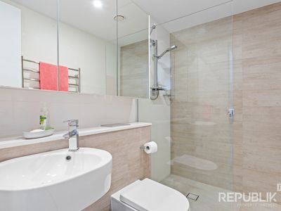 3410 / 2 Como Crescent, Southport