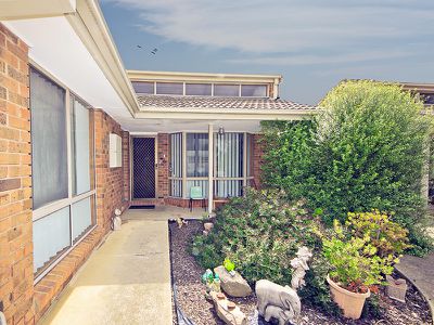 2 / 69 Bartlett Crescent, Hoppers Crossing