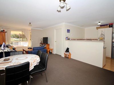 2 / 28 Torch Street, South Bathurst