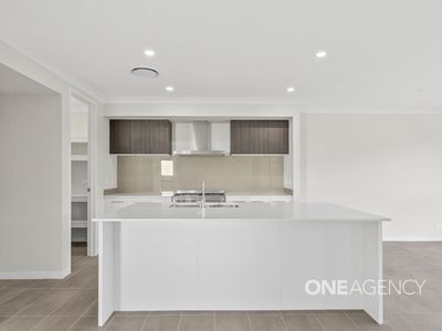 21 Cockatoo Crescent, Calderwood