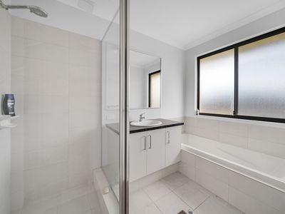 21 Cathedral Approach, Secret Harbour