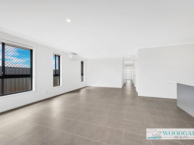 2 / 15 Oystercatcher St, Woodgate