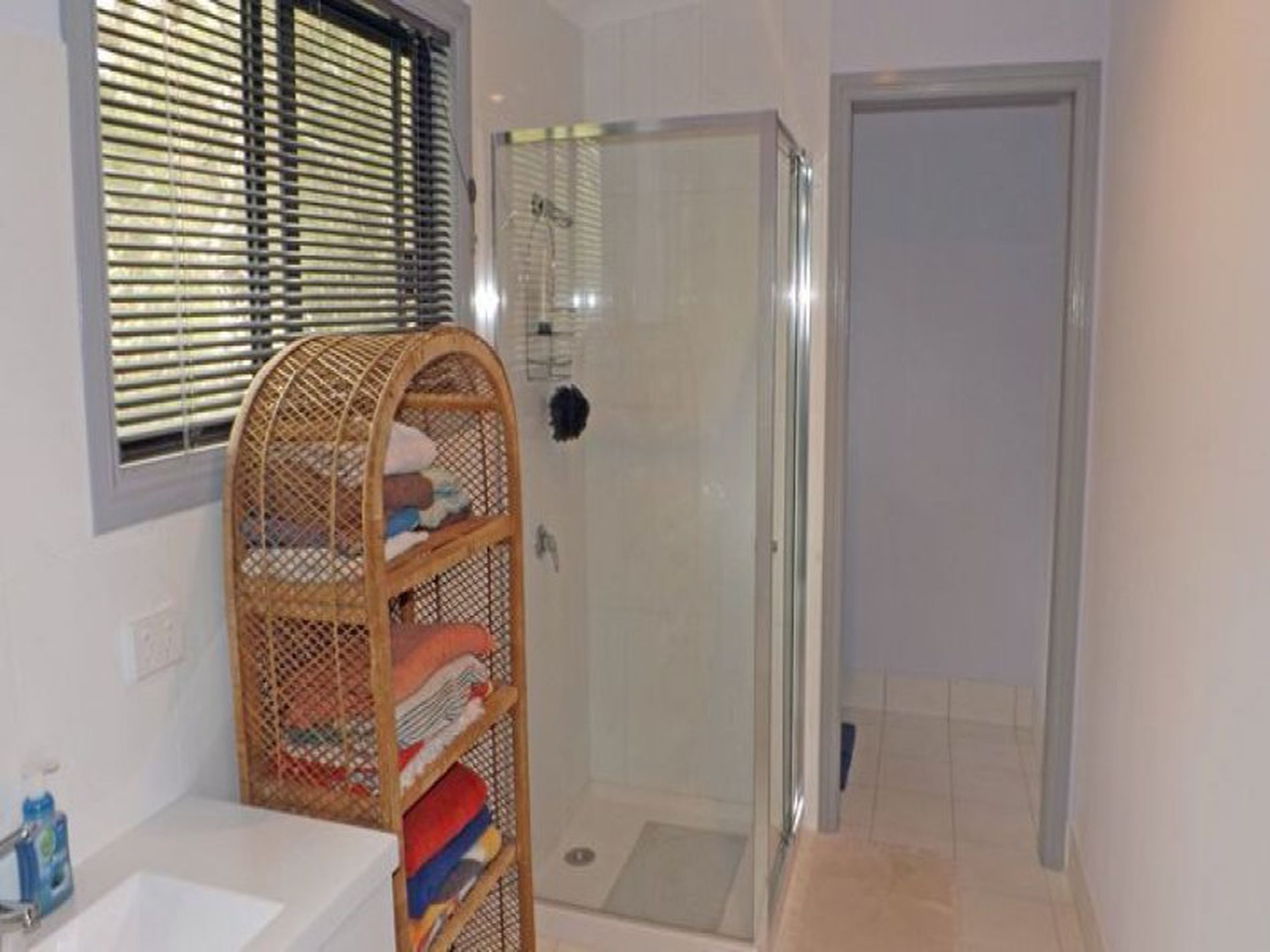 2 Princes Highway, Lake Tabourie