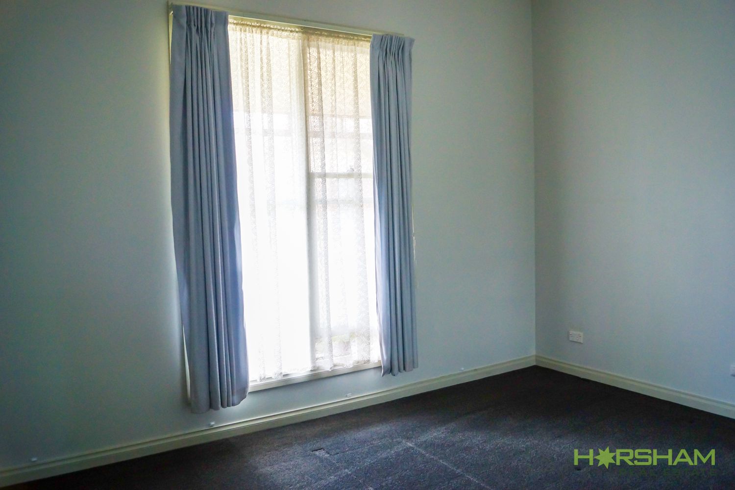 7 Hopkins Drive, Horsham
