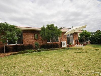 22 Sturt Circle, Dubbo