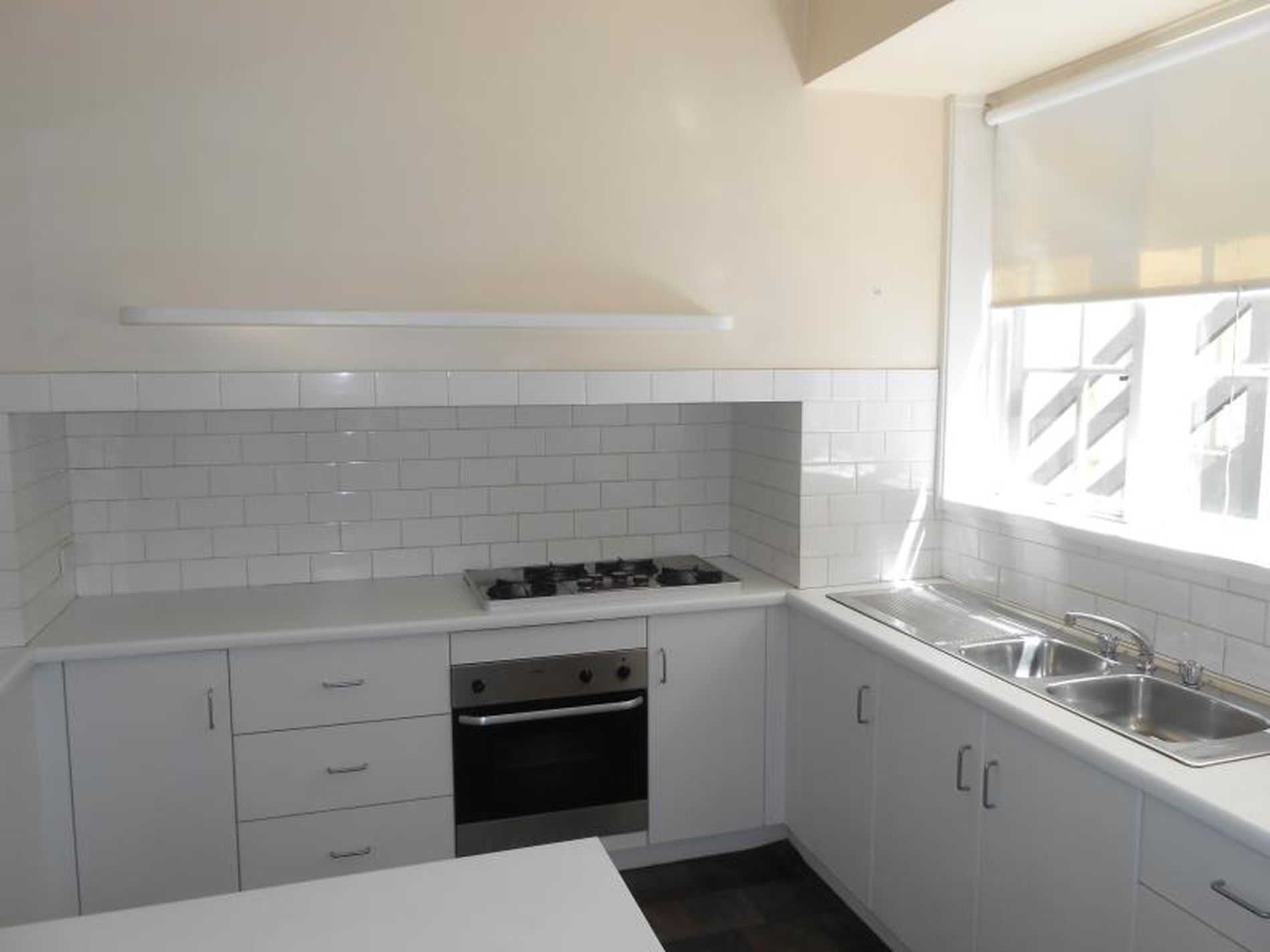 8 / 272 Latrobe Terrace, Newtown