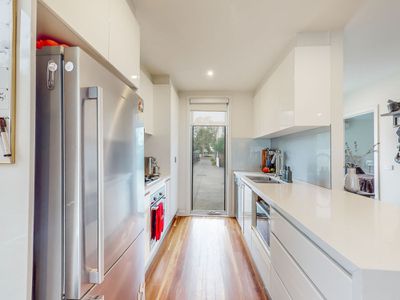 2 / 100 Kororoit Creek Road, Williamstown