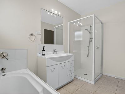 10 Aitkenhead Court, Parakai, Helensville