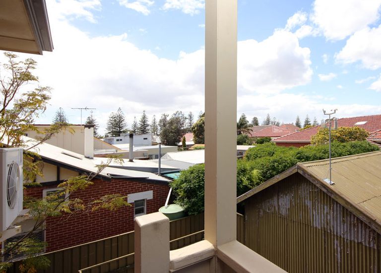 4 / 14 Malcolm Street, Glenelg East