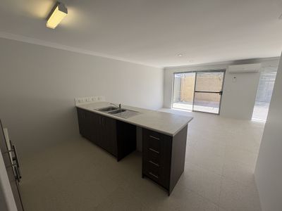 131 Lambeth Cir, Wellard