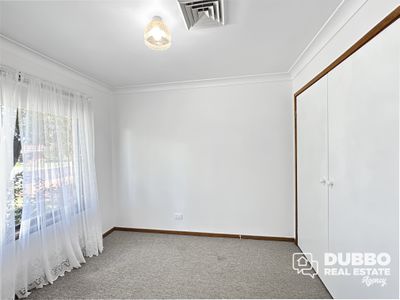 1 / 3 Nelson Place, Dubbo