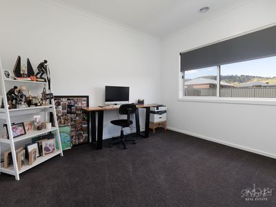 15 BAKER STREET, Tangambalanga