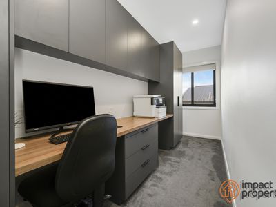 17 Alistair Knox Terrace, Taylor