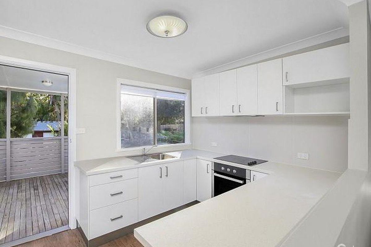 2 Grevillea Crescent, Berkeley Vale