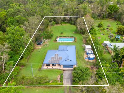 68 Illoura Place, Cooroibah