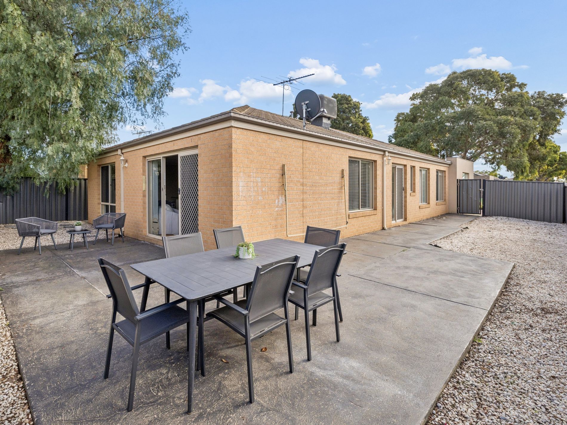 43 Billabong Crescent, Tarneit