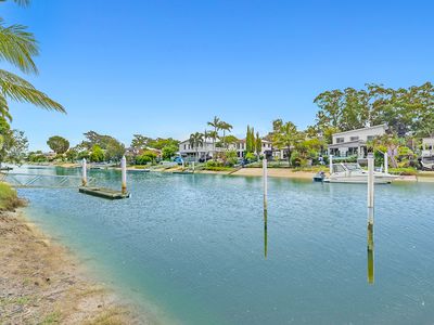 5 Park Ave, Broadbeach Waters