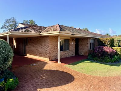 23 / 2 Theakston Green, Leeming