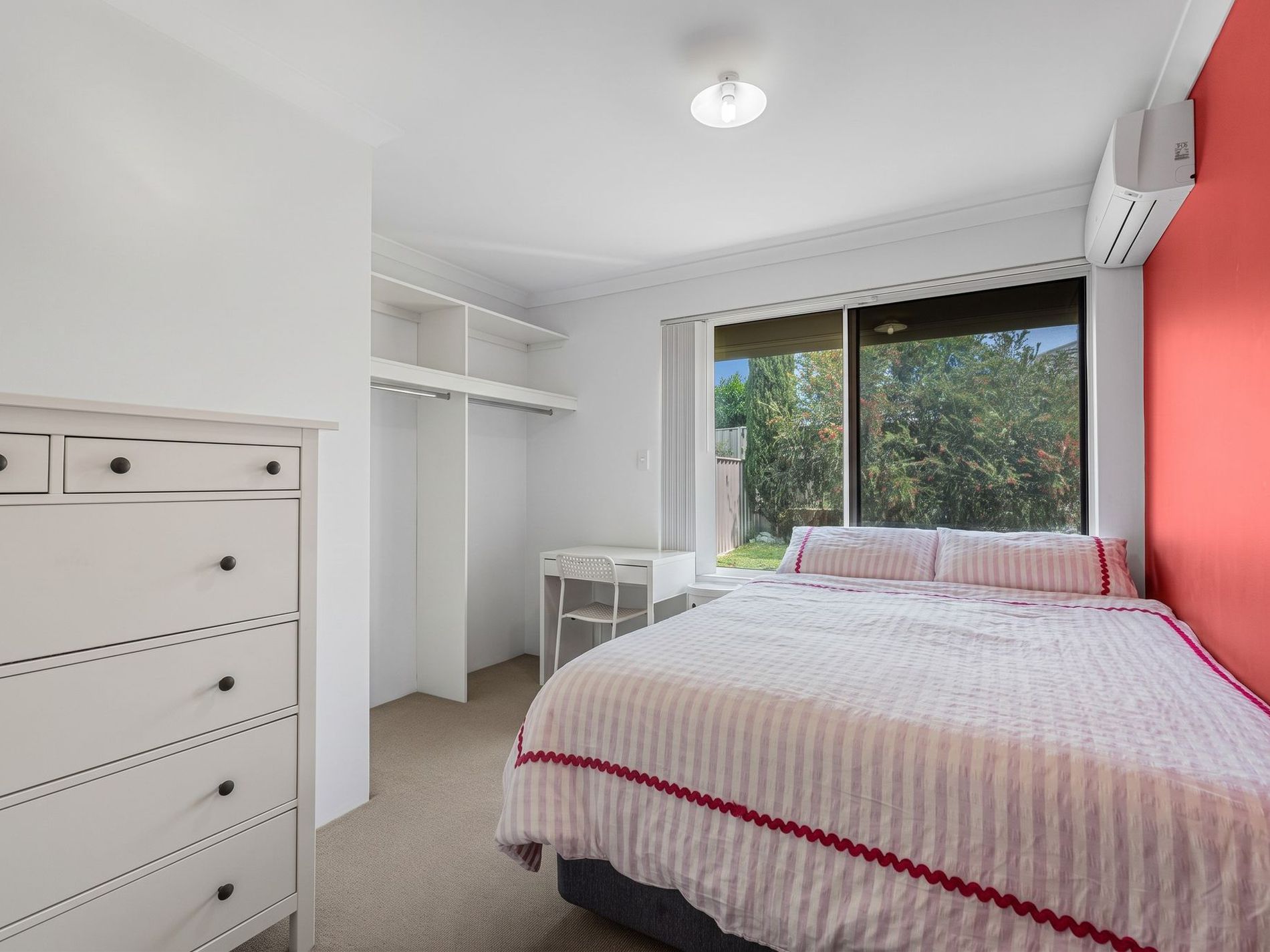 37 Millot Vista, Caversham
