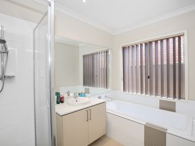 26 Edenvale Street, Manor Lakes