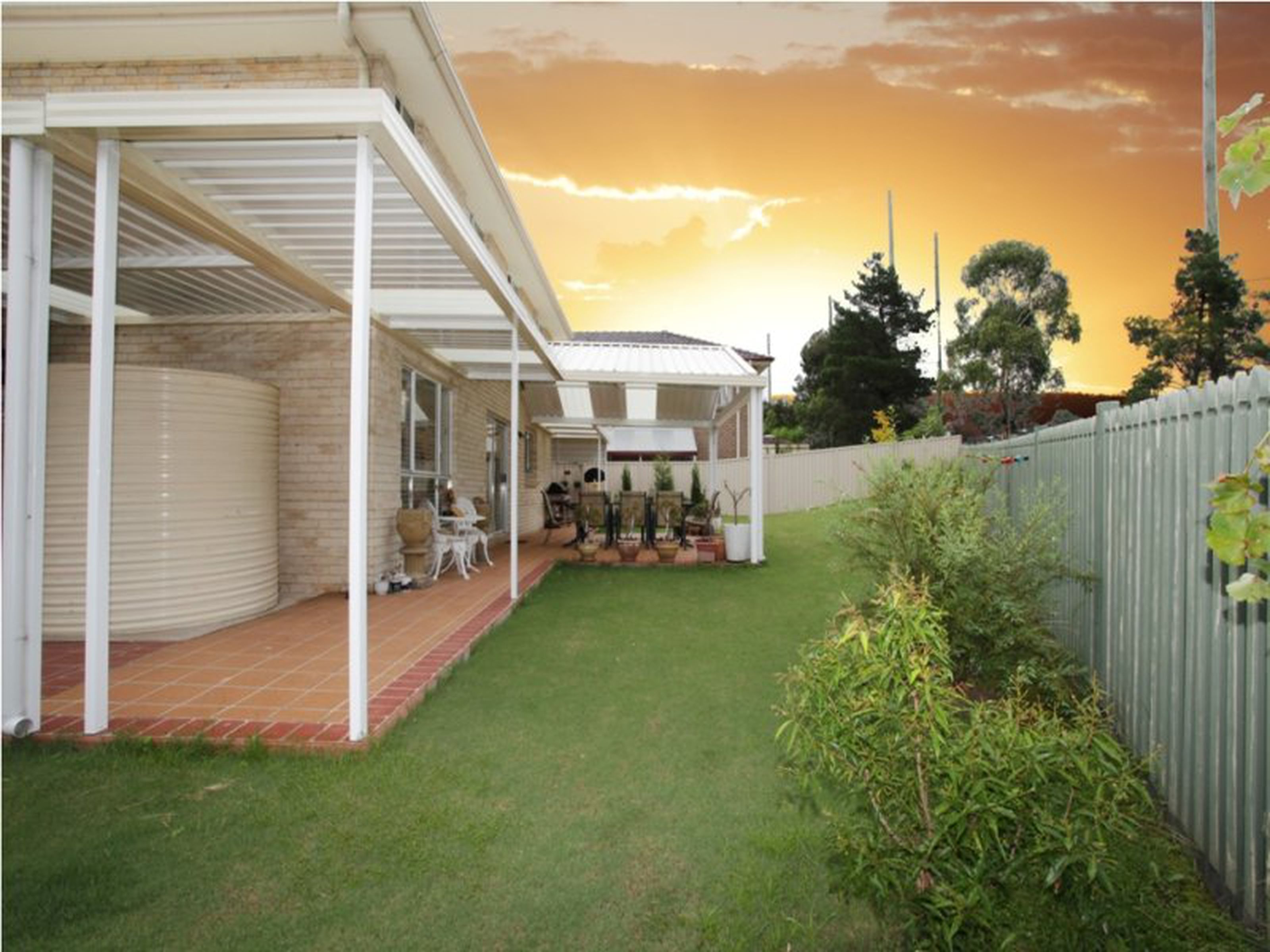 2 Fairwater Court, GLENMORE PARK