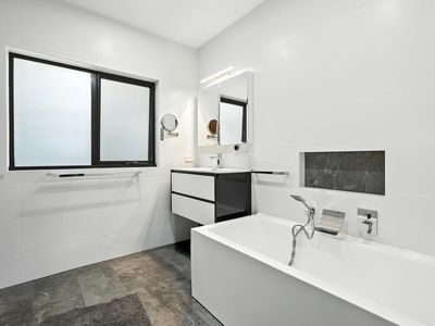 59 Hilton Road, Claremont