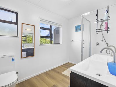 24 Scott Avenue, Otaki Beach