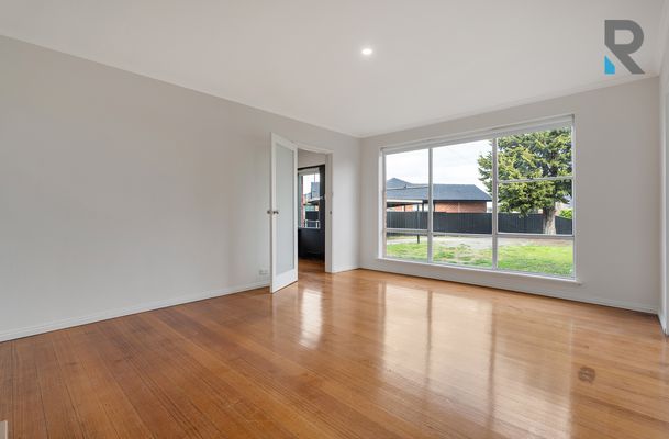 33 Rosedale Crescent, Dallas