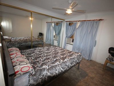 5 BROKER STREET, Grand Secret