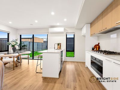 12 Bronze Leaf Walk, Narre Warren South