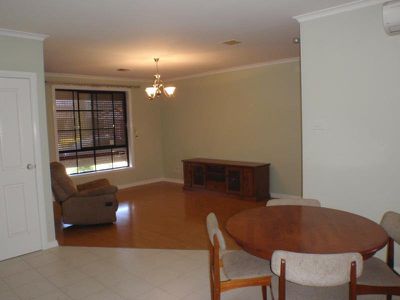 2 / 37 Roseberry Avenue, Keilor Downs