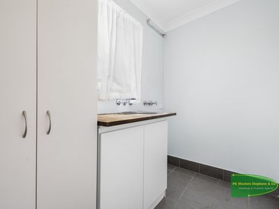 8 Moresby Way, West Bathurst