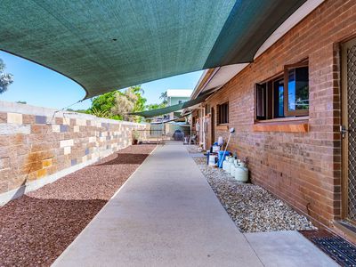 9 Mimosa Street, Holloways Beach