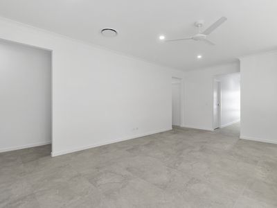 27 Boomi Ave, South Maclean