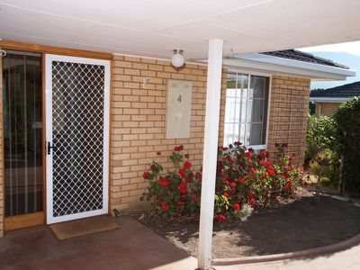 4 / 2A Somerdale Road, Claremont