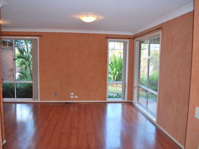8 Greywood Place, Horsley