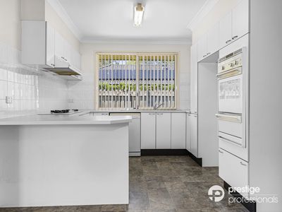 10 Merryville Court, Wattle Grove