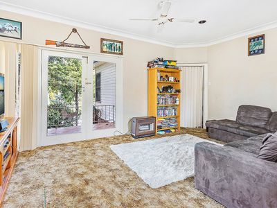 6 Stanley Avenue, Farmborough Heights