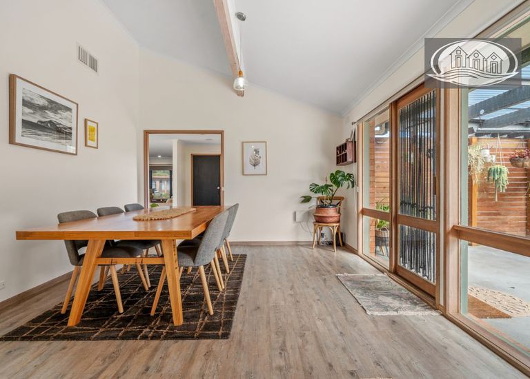 16 Webb Court, Portland