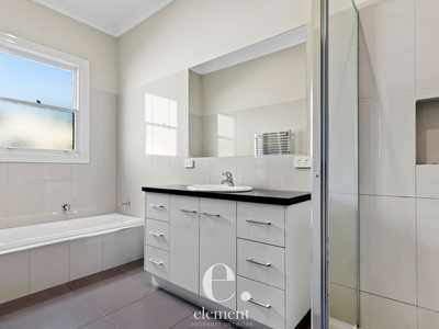 1 / 9 Crows Road, Belmont