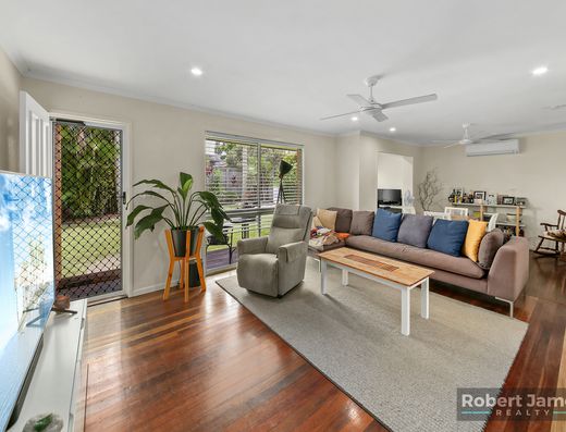 Tidy home in great location. image 2