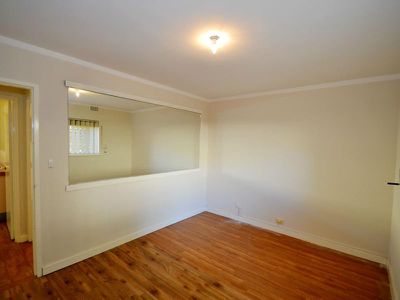 2 / 14 Canham Way, Orelia