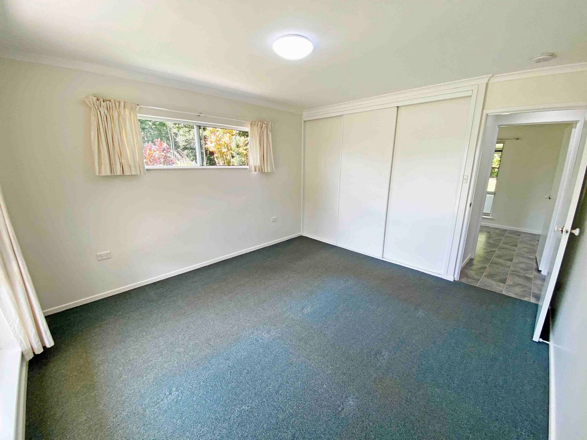 22 Panoramic Drive, Atherton