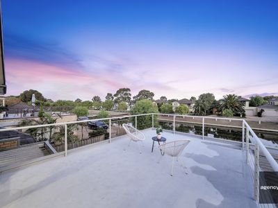 32 Grand Canal Boulevard, Sanctuary Lakes