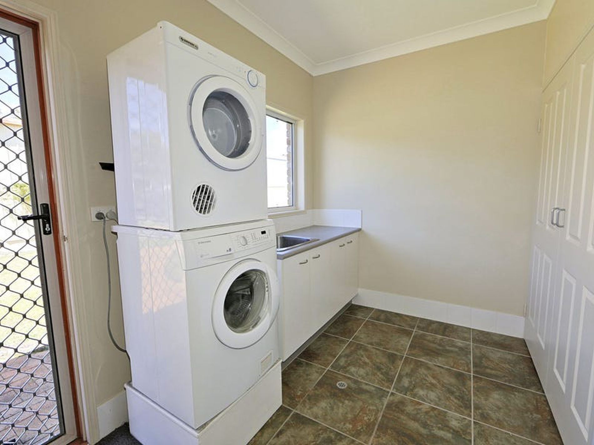 11 Emperor St, Woodgate