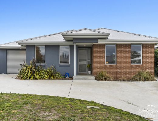 Well Maintained 3 Bedroom Home in Quiet Subdivision