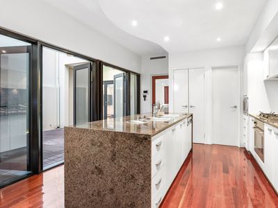 36 Mere View Way, Subiaco