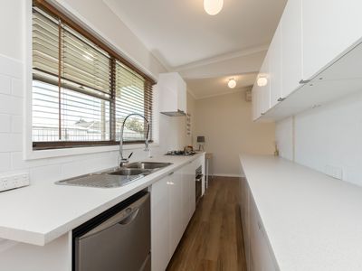 38 Carmarthen Drive, Corio